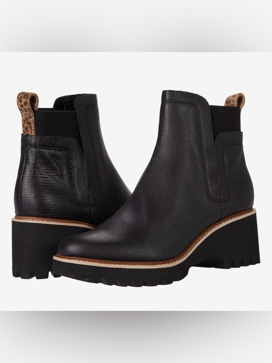 Dolce Vita Shoes - Dolce Vita Black Leather Waterproof Huey H20 Lug Sole Platform Booties Size 7